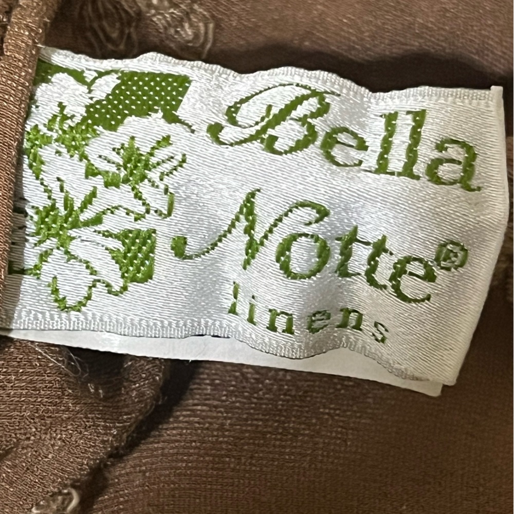 BELLA NOTTE LINEN, EMBROIDERED VELVET SILK BLEND BED COVERLET QUEEN SIZE - Picture 9 of 12